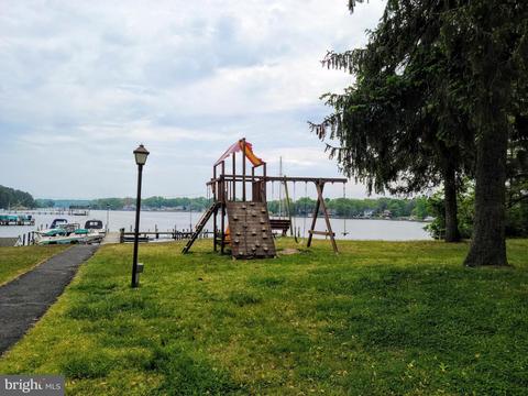 1679 Thorpe Rd, Pasadena, MD 21122 photo 41