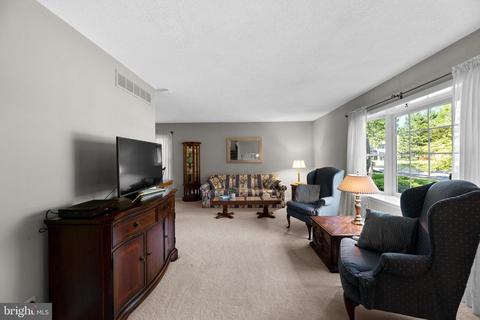 1679 Thorpe Rd, Pasadena, MD 21122 photo 4