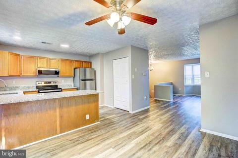 360 Rambling Ridge Ct, Pasadena, MD 21122 photo 5