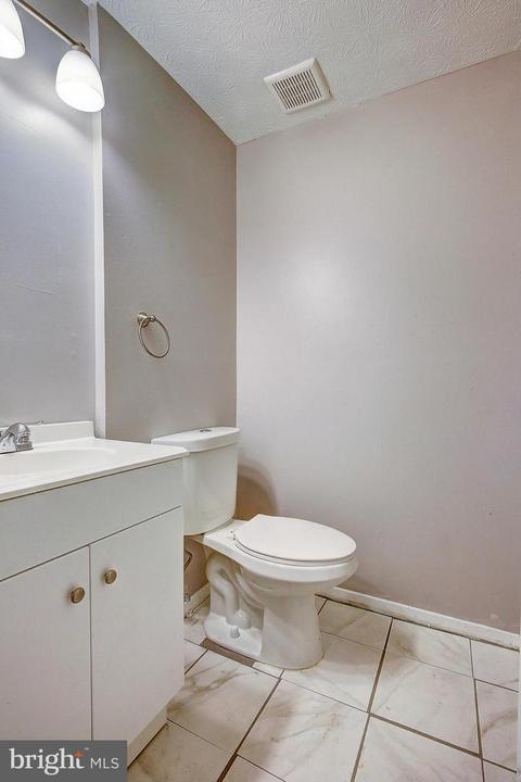 360 Rambling Ridge Ct, Pasadena, MD 21122 photo 28