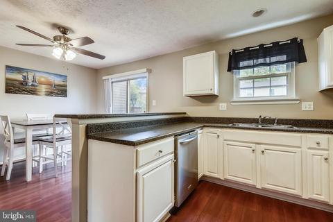 366 Rambling Ridge Ct, Pasadena, MD 21122 photo 3
