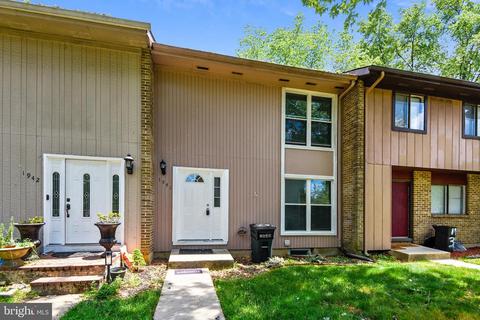1940 Cambridge Dr, Crofton, MD 21114 photo 1
