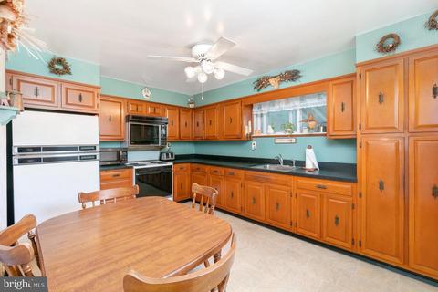 8438 Main Ave, Pasadena, MD 21122 photo 7