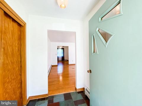 37 E Railroad St, Lonaconing, MD 21539 photo 3