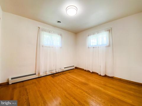 37 E Railroad St, Lonaconing, MD 21539 photo 16