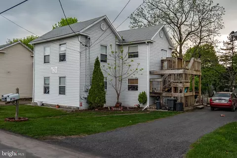 121 Hill St, Frostburg, MD 21532