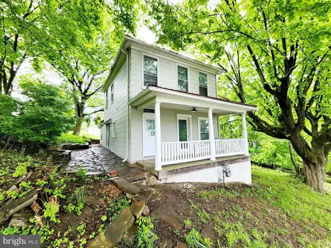 15 Lee St, Frostburg, MD 21532