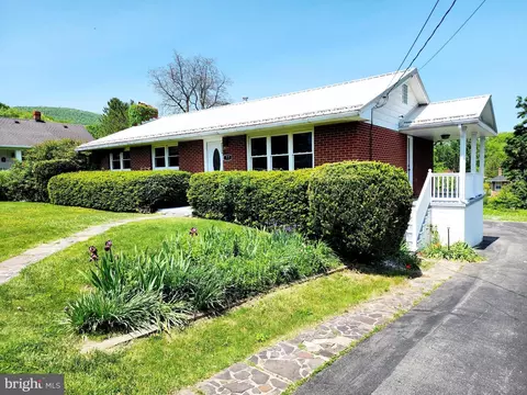 77 Lavale Blvd, Cumberland, MD 21502