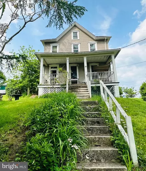 89 Ormand St, Frostburg, MD 21532