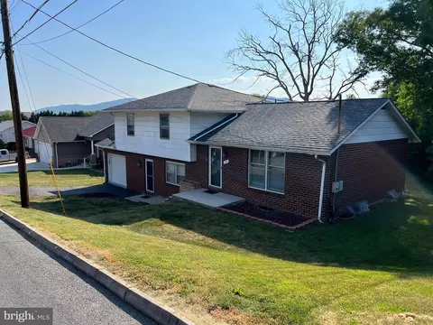 23 Beechwood Dr, Cumberland, MD 21502