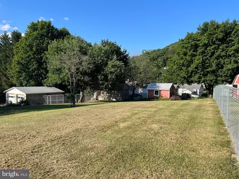 17 Alleganey St, Lonaconing, MD 21539