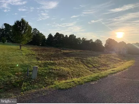 19607 Candlewood Ln SW, Frostburg, MD 21532