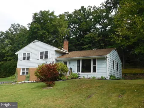 11006 Applewood Dr NW, Cumberland, MD 21502