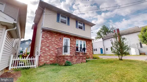 102 Bowery St, Frostburg, MD 21532