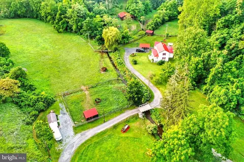10901 Bunker Hill Ln NE, Cumberland, MD 21502