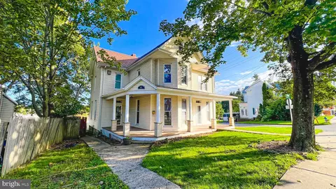 62 Bowery St, Frostburg, MD 21532