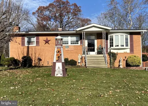 14329 Old Lake Dr SW, Cumberland, MD 21502