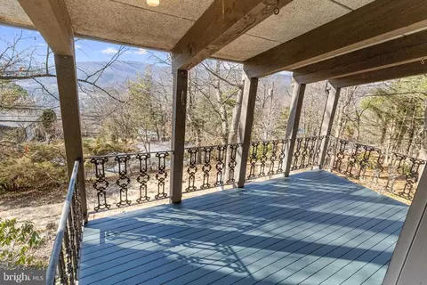 2 Forest Dr, La Vale, MD 21502