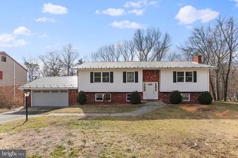 14602 Viewcrest Rd SW, Cumberland, MD 21502