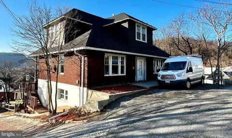 30 Ridgeway Ter, Cumberland, MD 21502