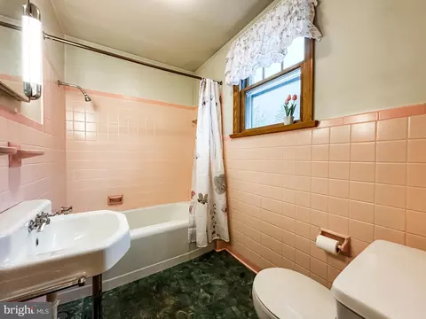 Bath - 61 12 E Main St, Lonaconing, MD 21539 photo 3 of 4
