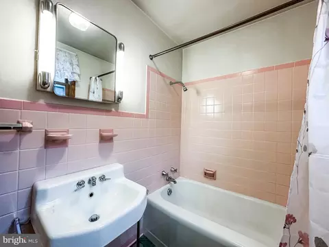 Bath - 61 12 E Main St, Lonaconing, MD 21539 photo 4 of 4