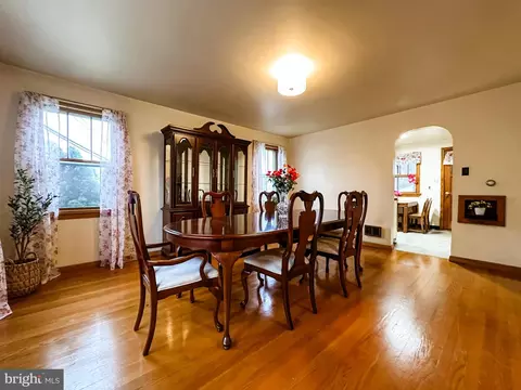 Dining - 61 12 E Main St, Lonaconing, MD 21539 photo 2 of 2