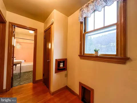 Bath - 61 12 E Main St, Lonaconing, MD 21539 photo 2 of 4