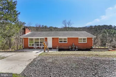 11510 Morningside Dr NE, Cumberland, MD 21502