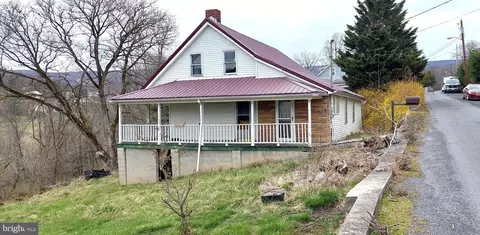 12821 New Row Rd NW, Mount Savage, MD 21545