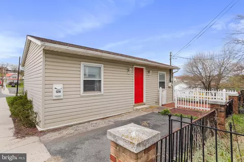 126 College Ave, Frostburg, MD 21532