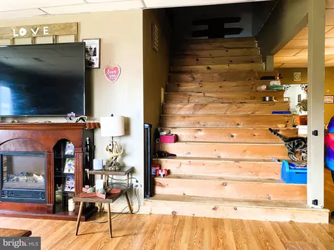 Living - 3 E Florida Way, Lonaconing, MD 21539 photo 3 of 3