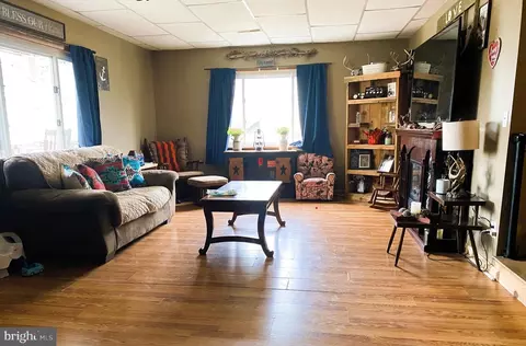Living - 3 E Florida Way, Lonaconing, MD 21539 photo 1 of 3