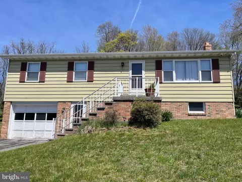 957 Doris St, Cumberland, MD 21502
