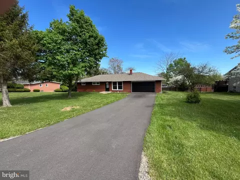 59 Hawthorne Dr, Frostburg, MD 21532