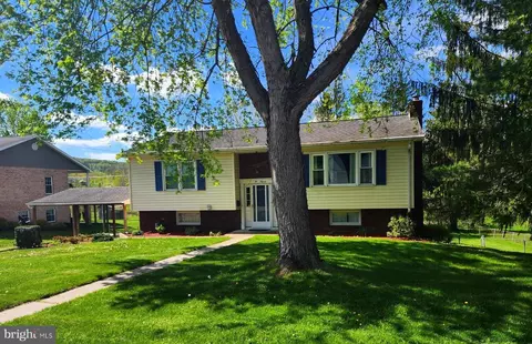 211 Mcculloh St, Frostburg, MD 21532