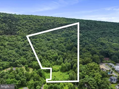 3 Emily Beth Dr, Cumberland, MD 21502