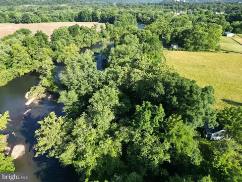 14011 Canal Rd SE, Cumberland, MD 21502