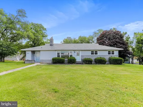 211 Armstrong Ave, Frostburg, MD 21532