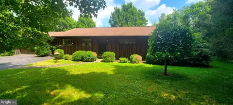 11604 Kemp Dr NW, Frostburg, MD 21532