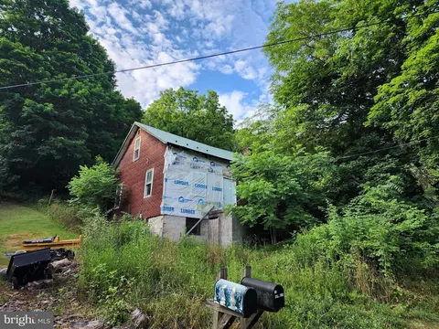 11 Watercliffe Ln, Lonaconing, MD 21539