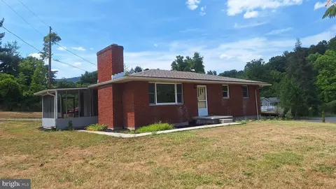 13601 Seasons Ave NE, Cumberland, MD 21502