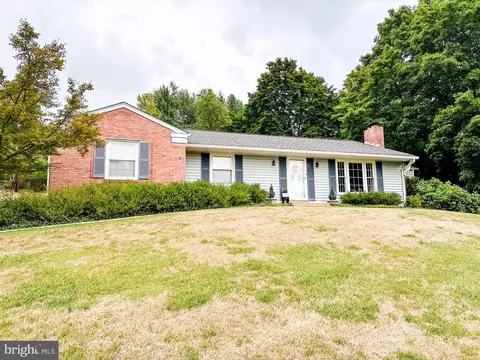 12411 Henry Dr SW, Cumberland, MD 21502