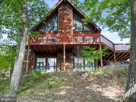 10101 Country Club Rd, Cumberland, MD 21502