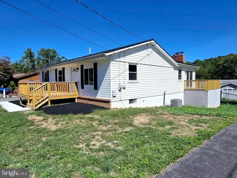 15704 Downing St SW, Cumberland, MD 21502