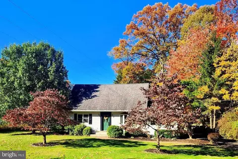 16 Johns Ln, La Vale, MD 21502