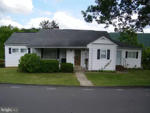 12030 Iris Ave, Cumberland, MD 21502