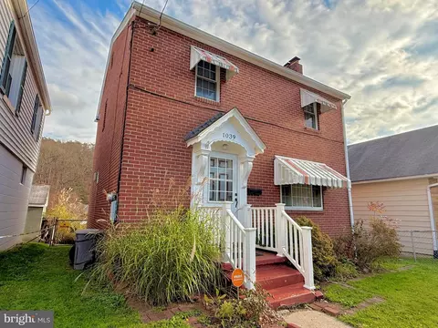 1039 Myrtle St, Cumberland, MD 21502
