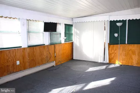 Living - 23800 Walnut St, Barton, MD 21521 photo 5 of 6