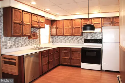 Kitchen - 23800 Walnut St, Barton, MD 21521 photo 2 of 4